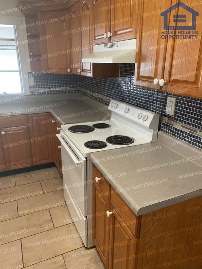 Building Photo - 2420 Chicago Ave