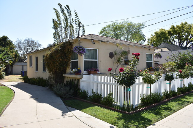 Foto del edificio - Four Bedroom in Heart of Coronado