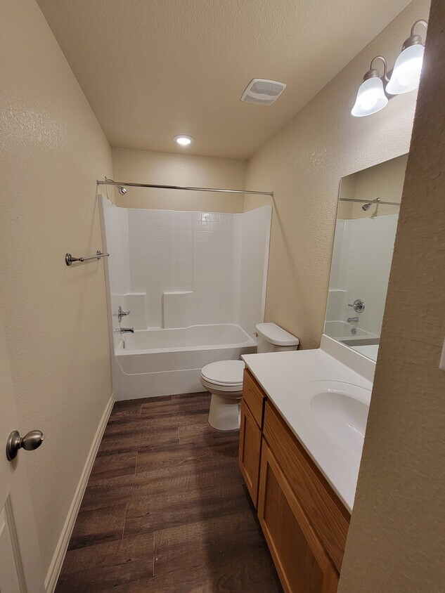 Building Photo - 1016 Cline Dr