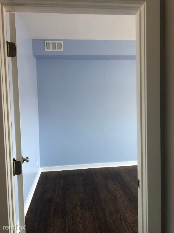 Foto del edificio - 2 br, 1 bath Apartment - 2949 W Peterson Ave