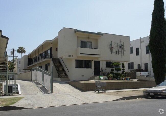 Building Photo - 4952 Rosewood Ave