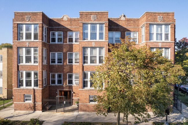 Building Photo - 7658 N Sheridan Rd