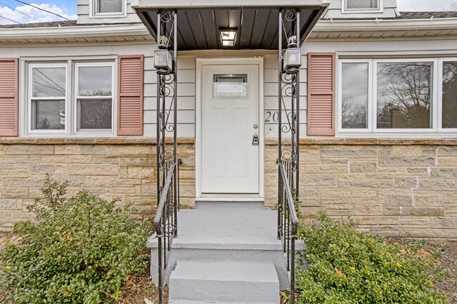 Photo - 20 Lake Ave House