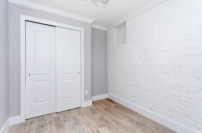 Foto del edificio - 448 W 46th ST