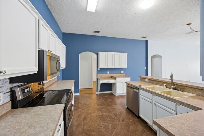 Building Photo - 4275 Cave Cove Ct