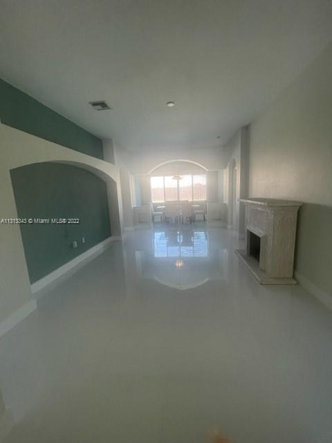 Foto del edificio - 1021 NE 36th Ave