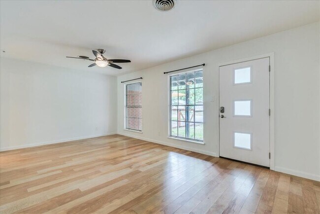 Foto del edificio - 5614 Delwood Dr
