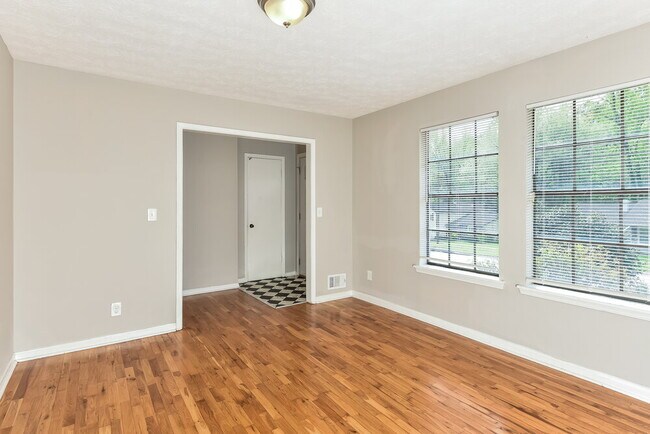 Building Photo - 4284 Dogwood Farms Dr