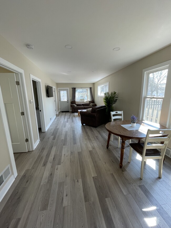 Main Living Area - 86 Lighthouse Ct