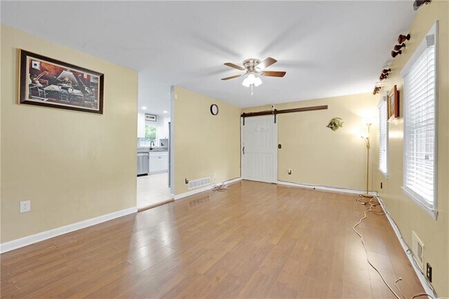 Building Photo - 3440 Oregon Trail SW
