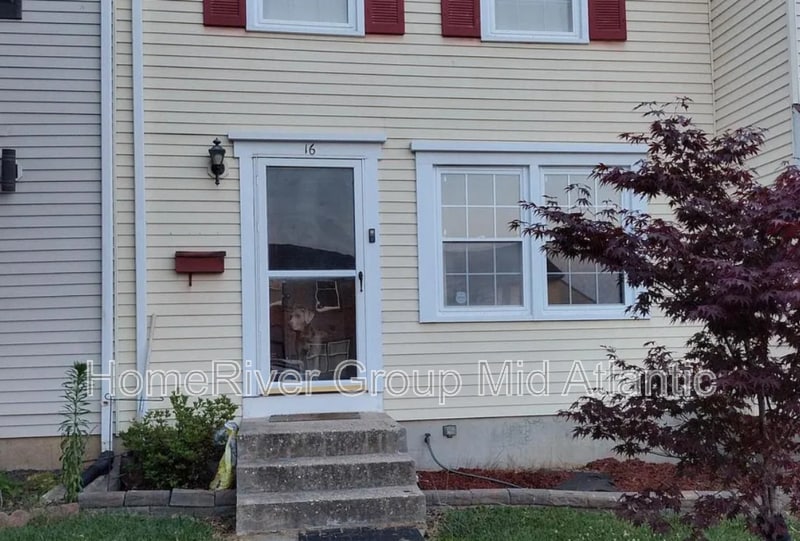 Primary Photo - 16 Duchess Ct