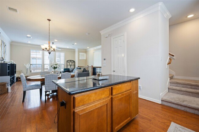 Building Photo - 3214 Clearview Cir