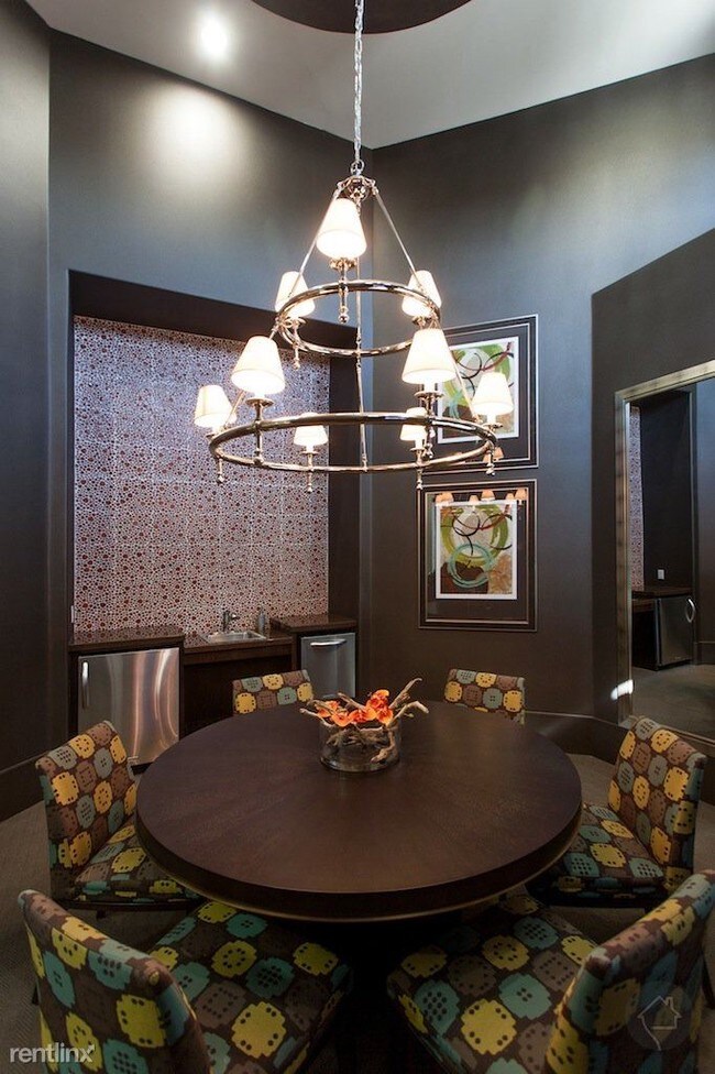 Foto del edificio - 7500 S Interstate 35 Pky