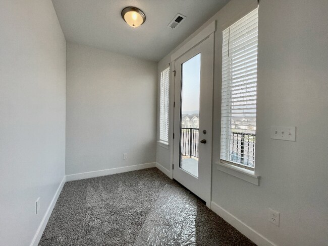 Foto del edificio - 13128 Keegan Dr