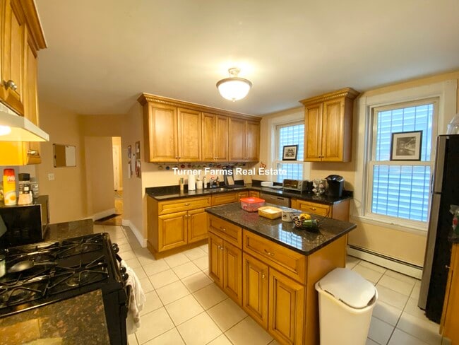 Building Photo - 8 Eldora St