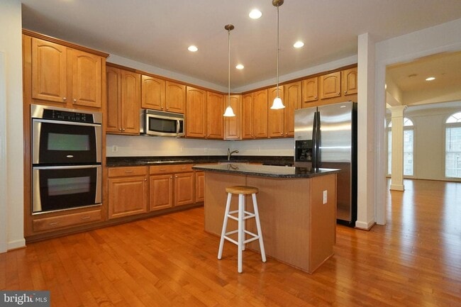 Foto del edificio - Beautiful 4 BD 4.5 BA Townhome in the Reserve at Tysons Corner