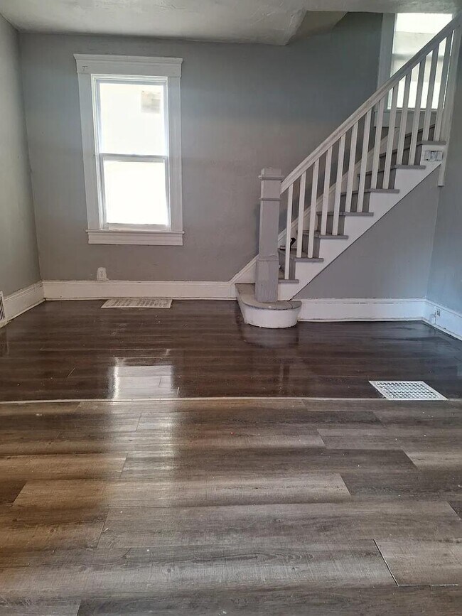 Foto del edificio - 2355 E 86th St