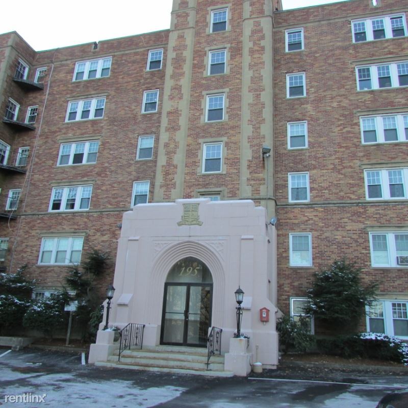 195 Thomas E. Burgin Pkwy, Quincy, MA 02169 Room for Rent in Quincy
