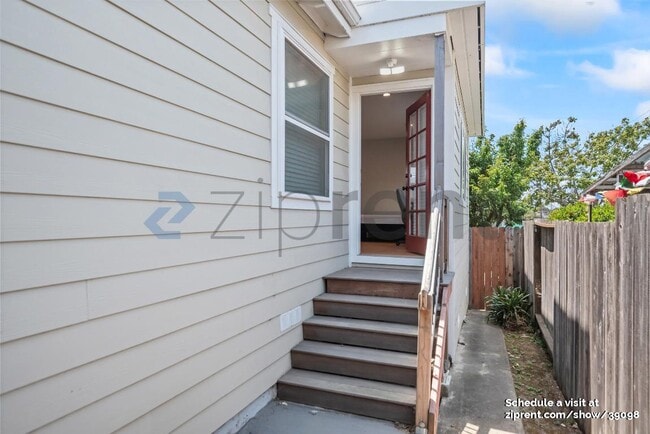 Building Photo - 649 Kearney St