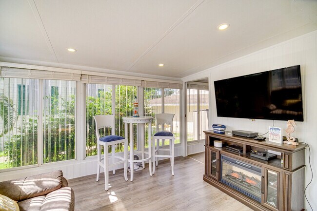 Foto del edificio - 1161 Nettles Blvd