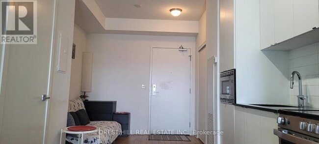 Building Photo - 49 E Liberty St