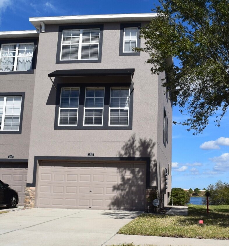 2517 Lexington Oak Dr, Brandon, FL 33511 Townhome Rentals in Brandon