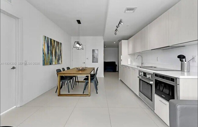 Foto del edificio - 501 NE 31st St