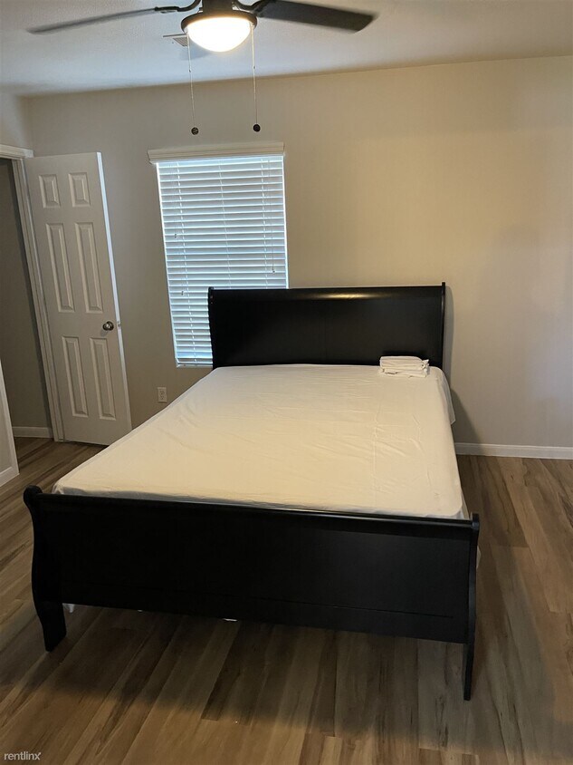 Foto del edificio - 1 br, 1 bath Duplex - 23355 High Point Str...