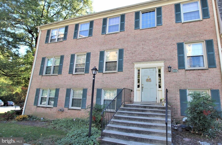 Primary Photo - 6034 Westchester Park Dr Unit T1