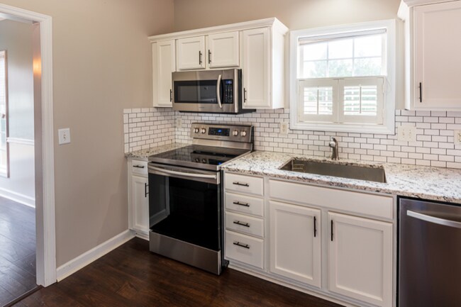 Building Photo - 212 Stoney Dr
