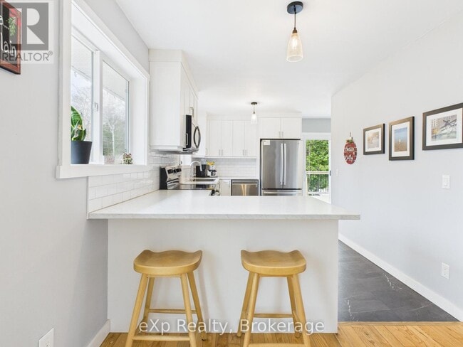 Building Photo - 568 McNabb St