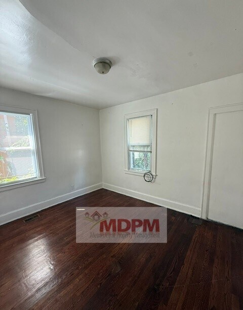 Foto del edificio - 3338 Tyler St