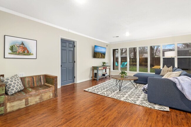 Foto del edificio - 604 NW B St