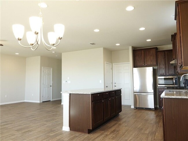 Building Photo - 10205 Forest Grove Dr