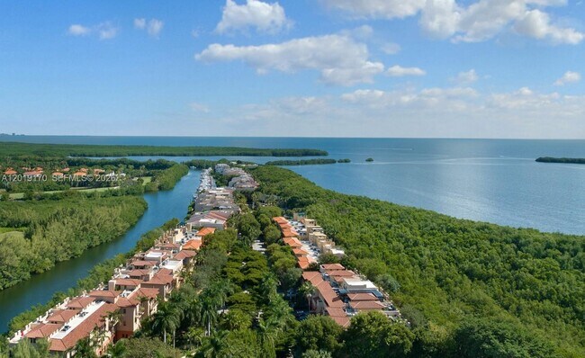 Foto del edificio - 6206 Paradise Point Dr