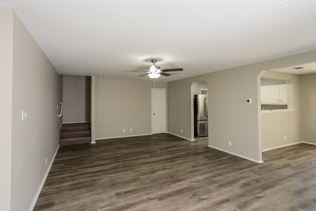 Building Photo - 25322 Longbranch Run