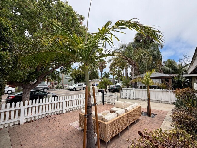 Foto del edificio - Classic Carlsbad Beach Bungalow