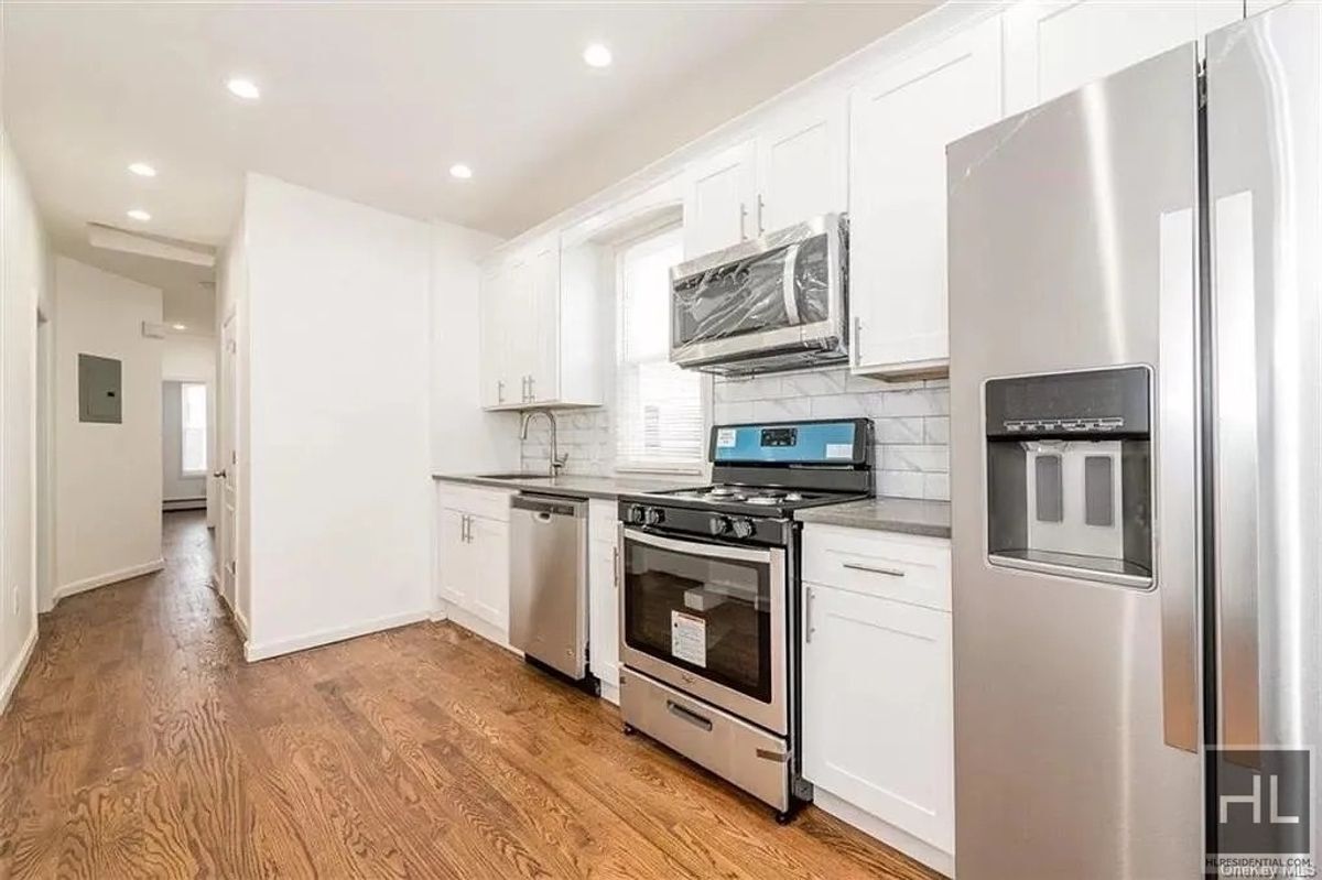 WALLACE AVENUE Room for Rent in The Bronx, NY