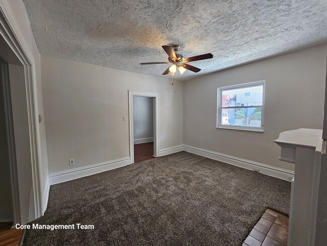 Building Photo - Amazing 4 bedroom 1 bath home in Avalon