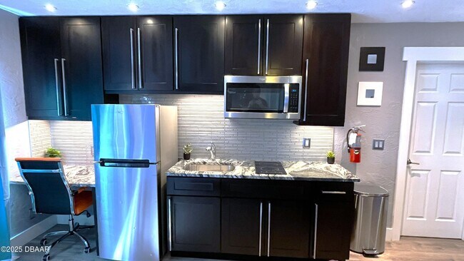 Building Photo - 236 N Keech St