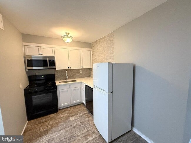 Building Photo - 1200 Marlton Pike