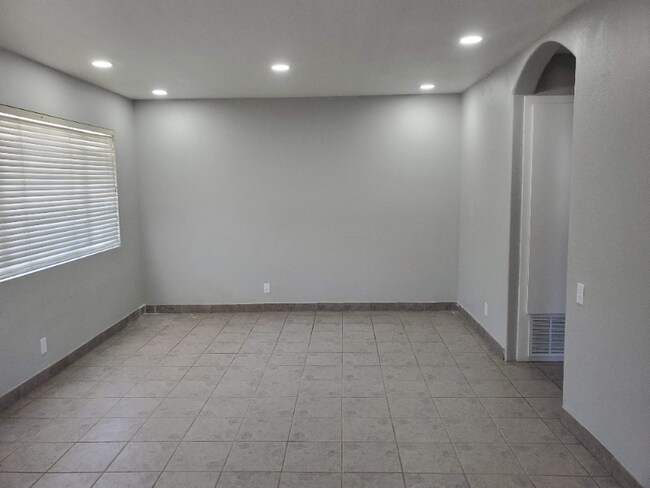Building Photo - 5428 Demerest Ln