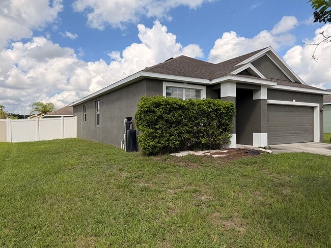 Building Photo - 633 Highland Meadows Ave