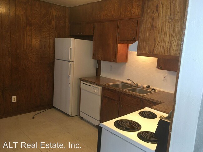 Building Photo - 610 Casa Dr