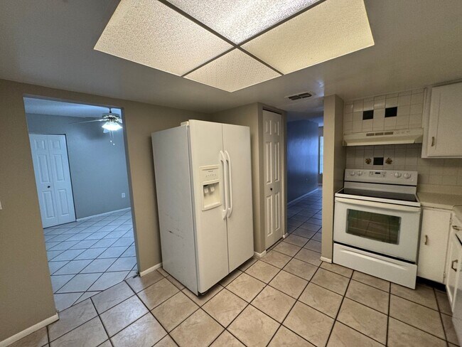 Foto del edificio - Contemporary 2/2 Condo Ground Level w/ Wheelchair Accessibility! 436/Curry Ford