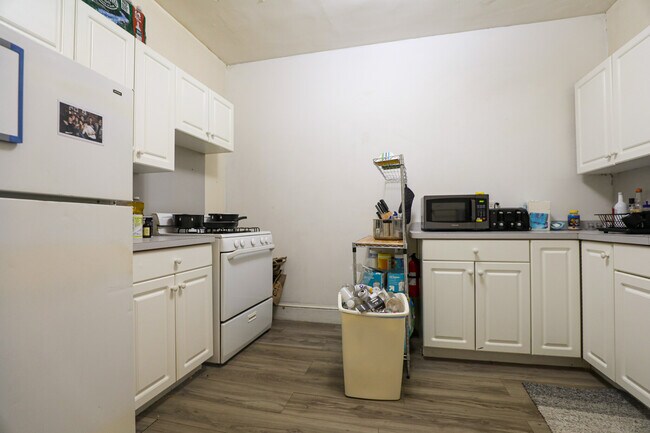 Building Photo - 54 Egmont St