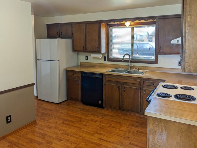 Foto del edificio - 1613 River Rock Dr NE