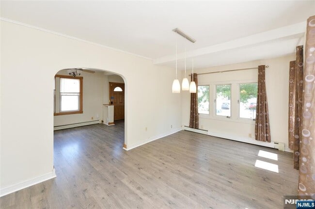 Building Photo - 52 Kovar St