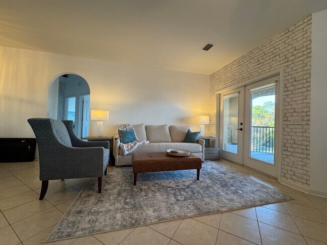 Foto del edificio - Gorgeous 3BD/2BA Waterfront Corner Unit in Gated Community!