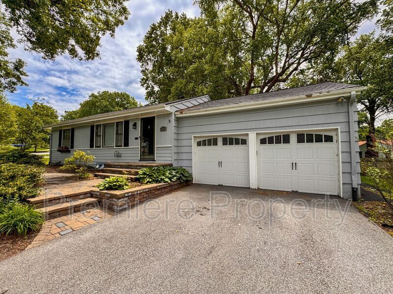 Foto principal - 3029 W 74th St